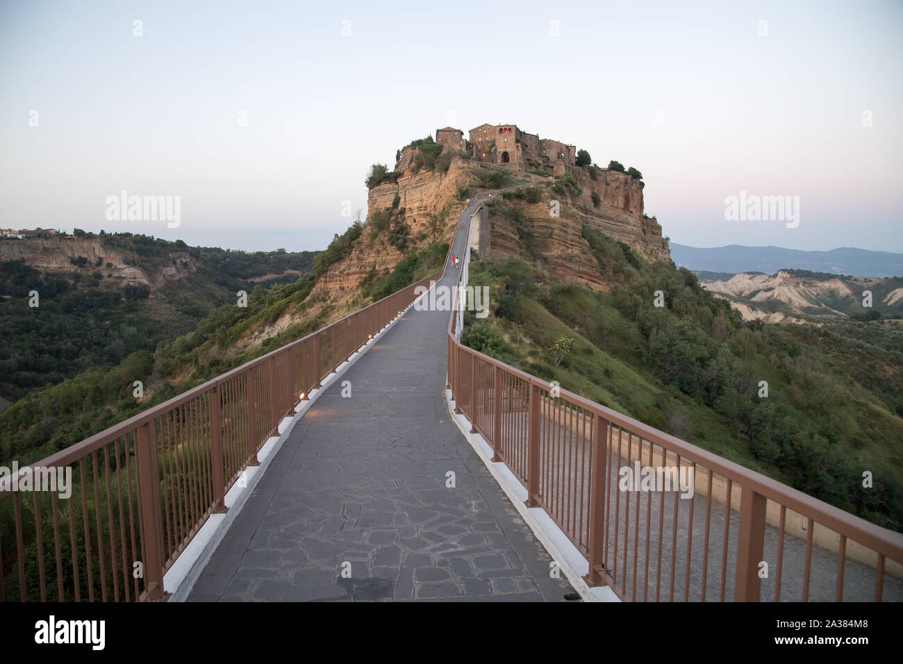 Panorama von Civita di Bagnoregio, Latium, Italien. August 20 2019, genannt La Città che muore (die sterbende Stadt) © wojciech Strozyk/Alamy Stock Foto Stockfoto