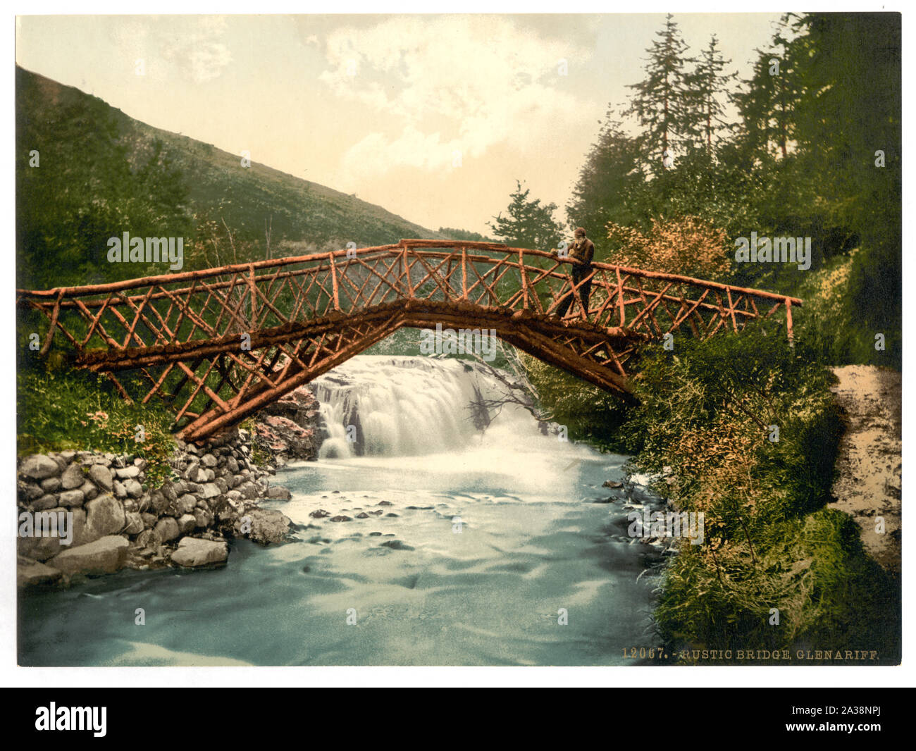 Rustikale Brücke in Glenariff. County Antrim, Irland; Stockfoto