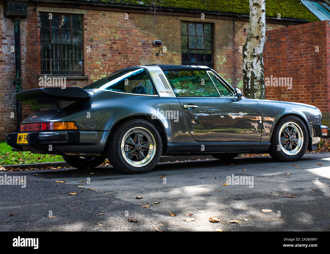 Porsche 911 Targa in Grau Stockfoto