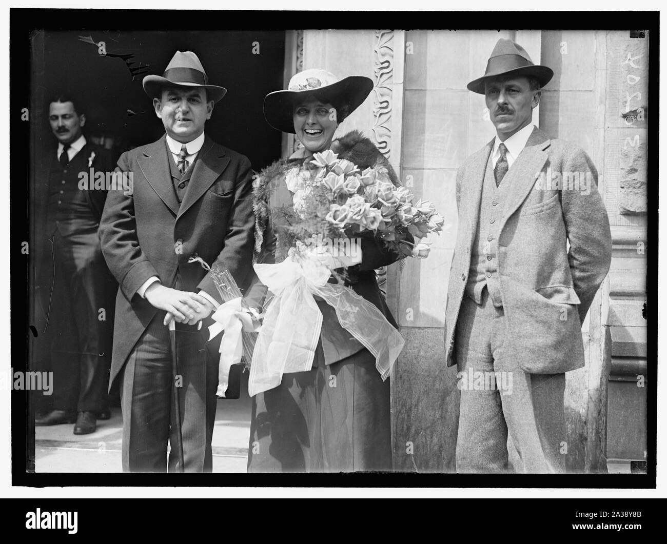 Liefer- BOARD, US-RAYMOND B. STEVENS, RECHT, STELLVERTRETENDER VORSITZENDER DES VORSTANDS, AM EINGANG MIT SÄNGER, UND FREIHEIT DARLEHEN ANTRIEB Stockfoto