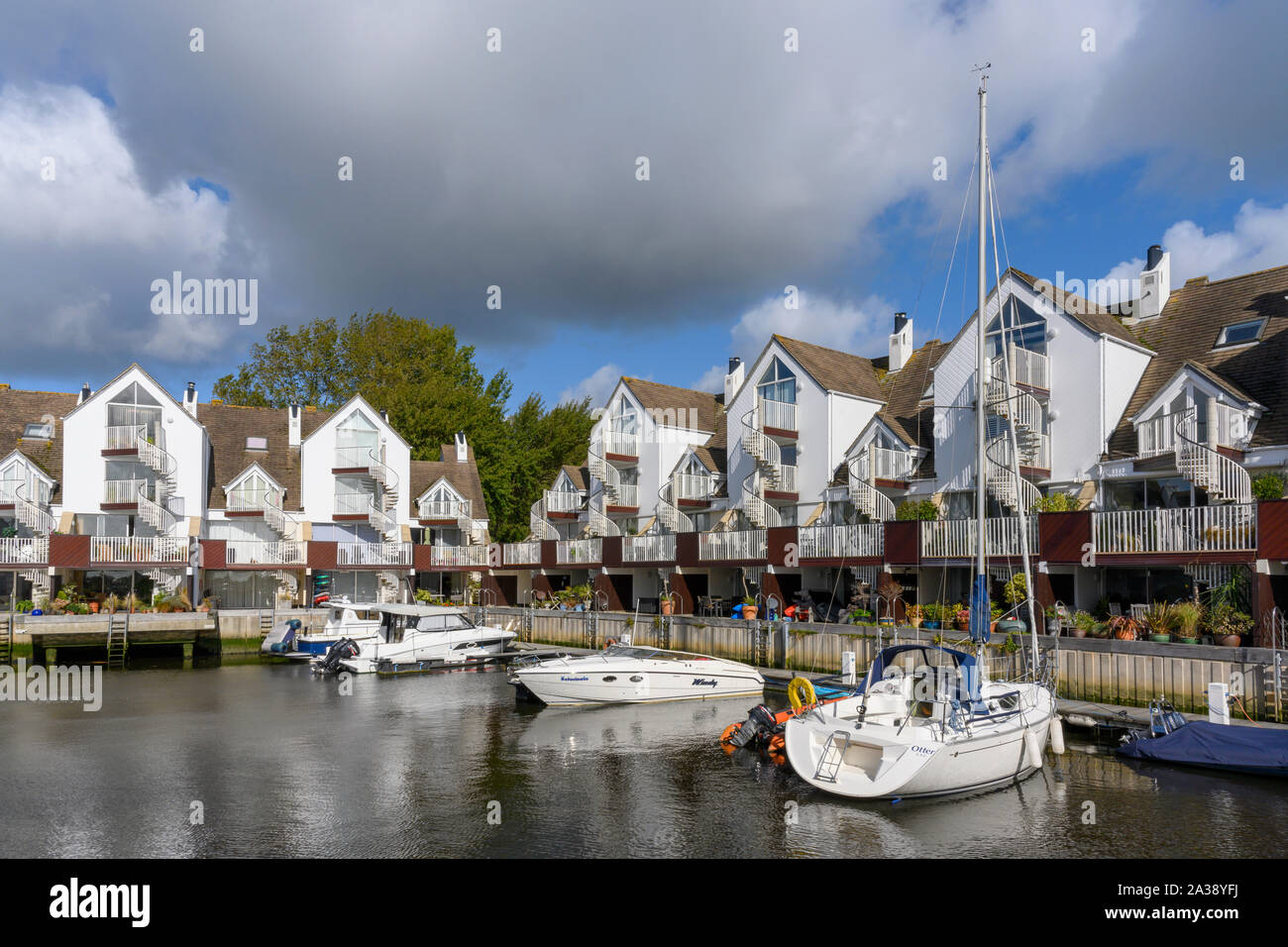 Priorat Quay exklusive Gehäuse, Christchurch, Dorset, England, Großbritannien Stockfoto