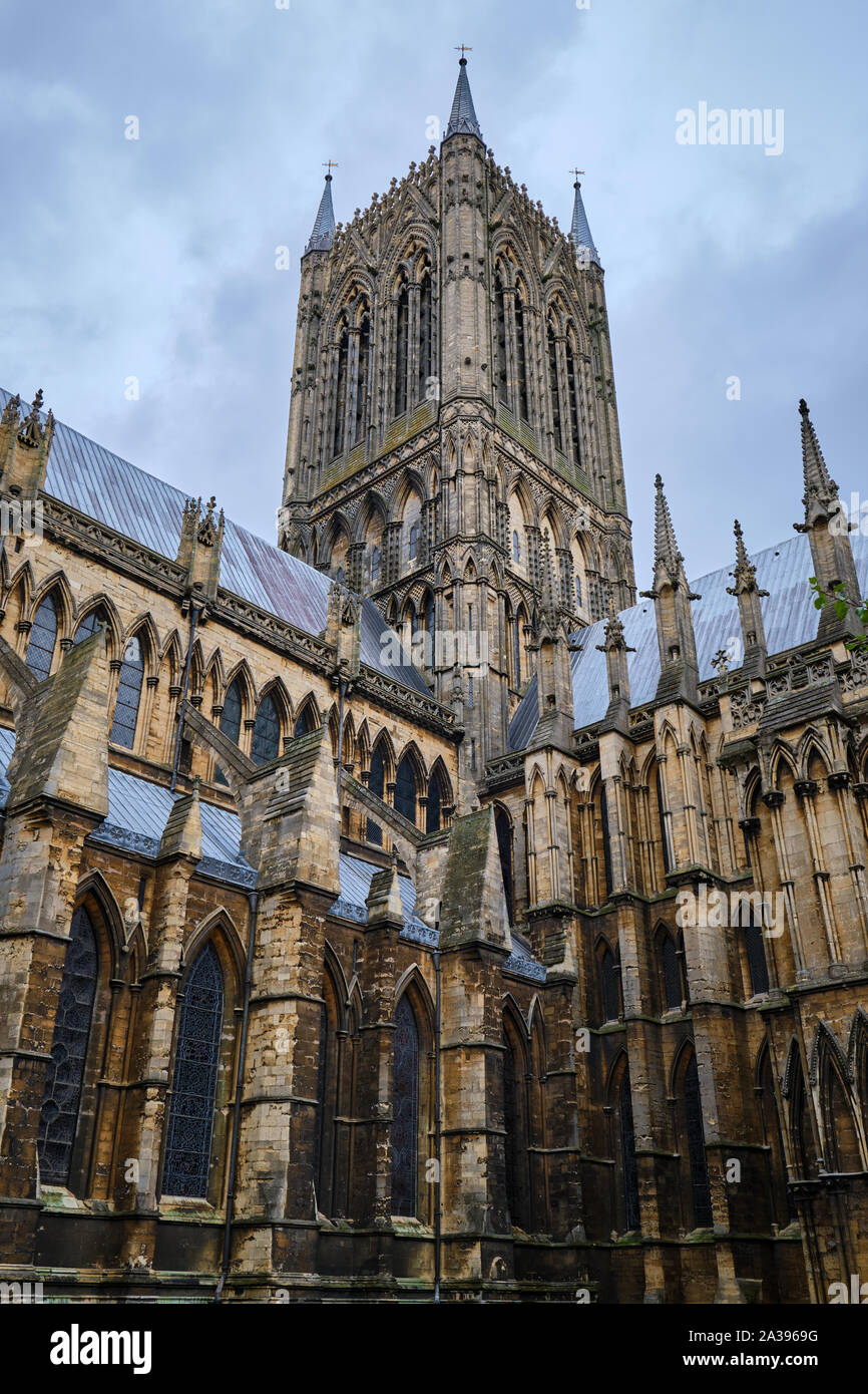 Die Kathedrale von Lincoln, Lincolnshire, England ein mittelalterliches Gebäude im gotischen Stil. Der Bau begann im Jahre 1072 und setzte sich in das hohe Mittelalter Stockfoto