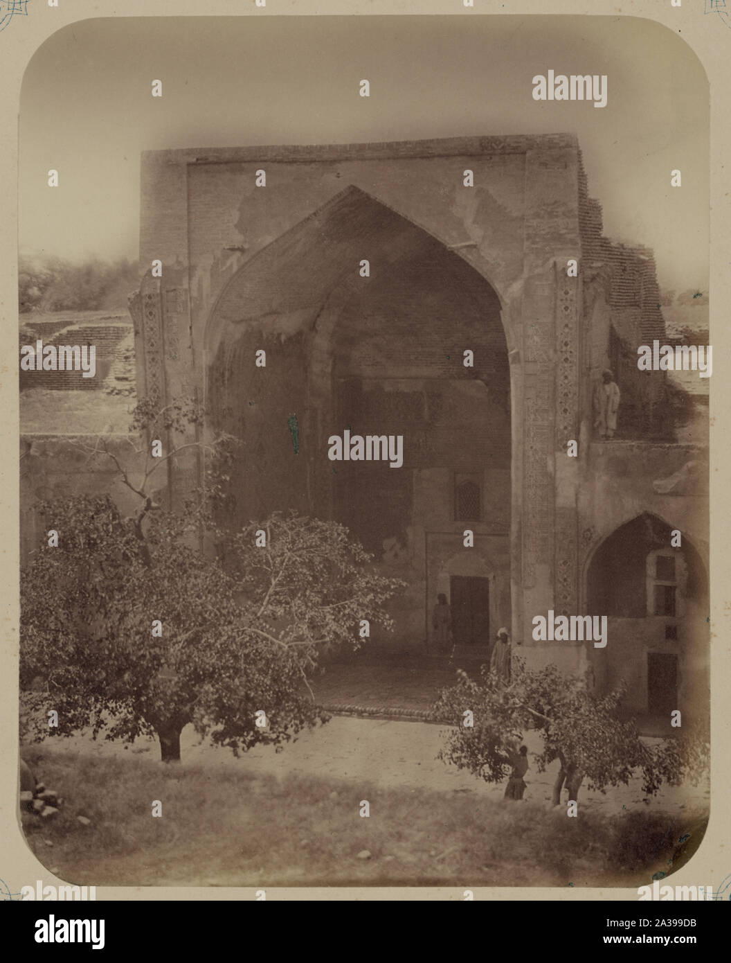 Samarkandskiia drevnosti. Medresse [sic] Ulug-Bek. Mechet sobornuiu Vkhod v' Stockfoto