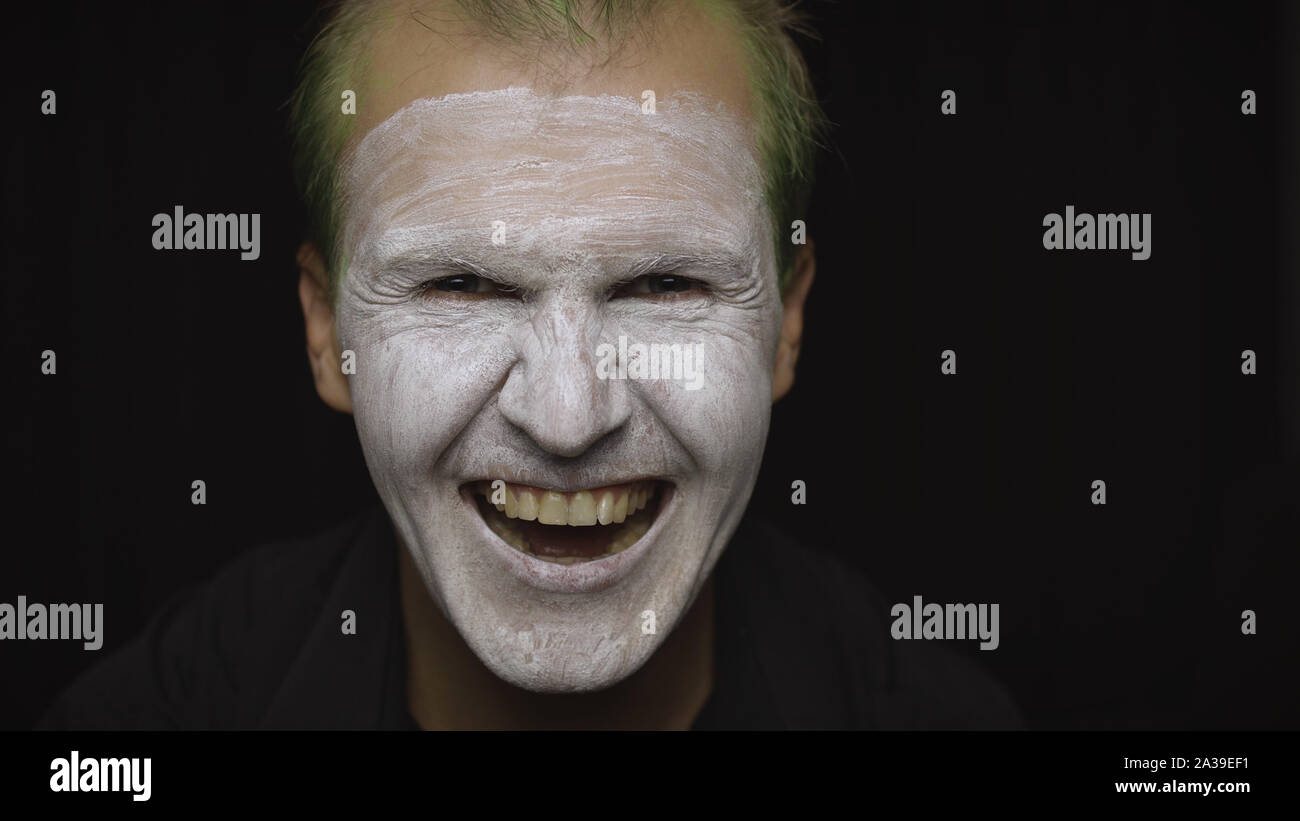 Boses Lachen Stockfotos Und Bilder Kaufen Alamy