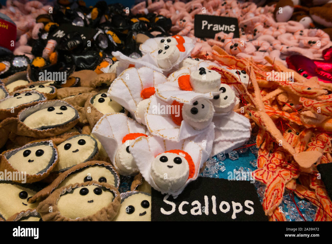 Lucy's Sparrow Pop Up Deli Verkauf Filz Produkte, NYC, USA Stockfoto