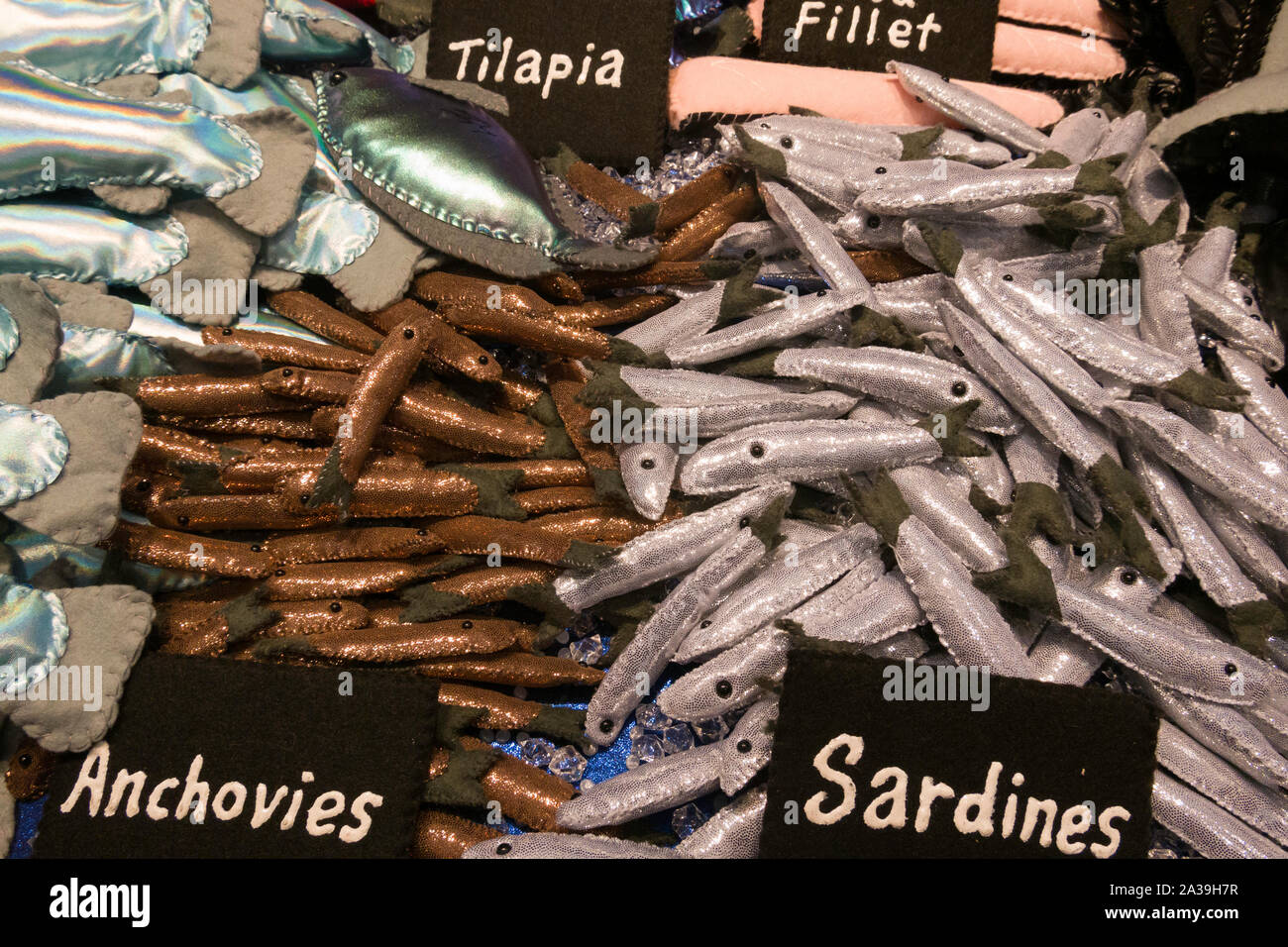 Lucy's Sparrow Pop Up Deli Verkauf Filz Produkte, NYC, USA Stockfoto