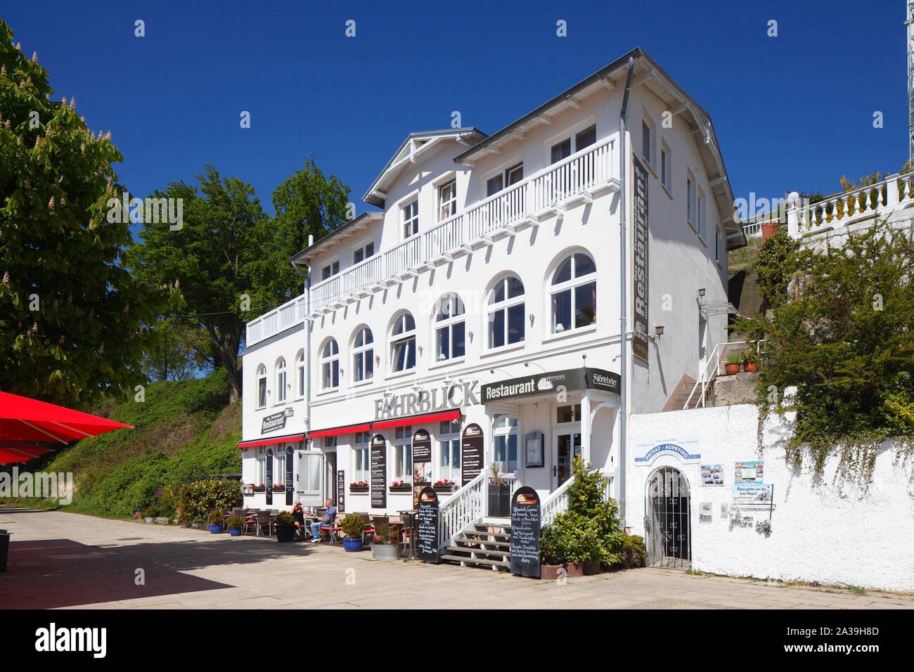 Strand promenade mit restaurant Fahrblick, Sassnitz, Insel Rügen, Mecklenburg-Vorpommern, Deutschland Stockfoto
