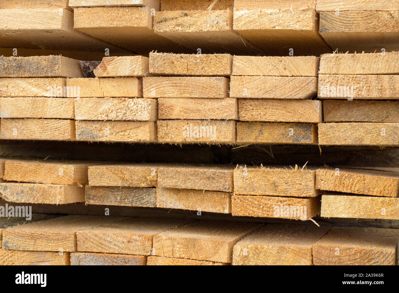 Holz- Platten für Böden und Wände, sind in den Basar für Baustoffe verkauft. Russland. Stockfoto