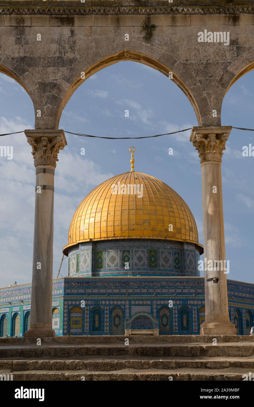 Der Felsendom auf dem Tempelberg in der Altstadt von Jerusalem. Stockfoto