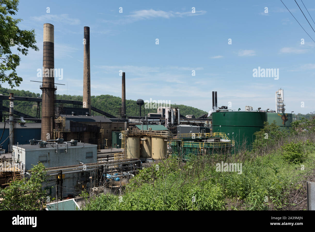 Szene im Mountain State Carbon Co Industrieanlagen im Follansbee, West Virginia, die Koks für die Stahlindustrie Stockfoto
