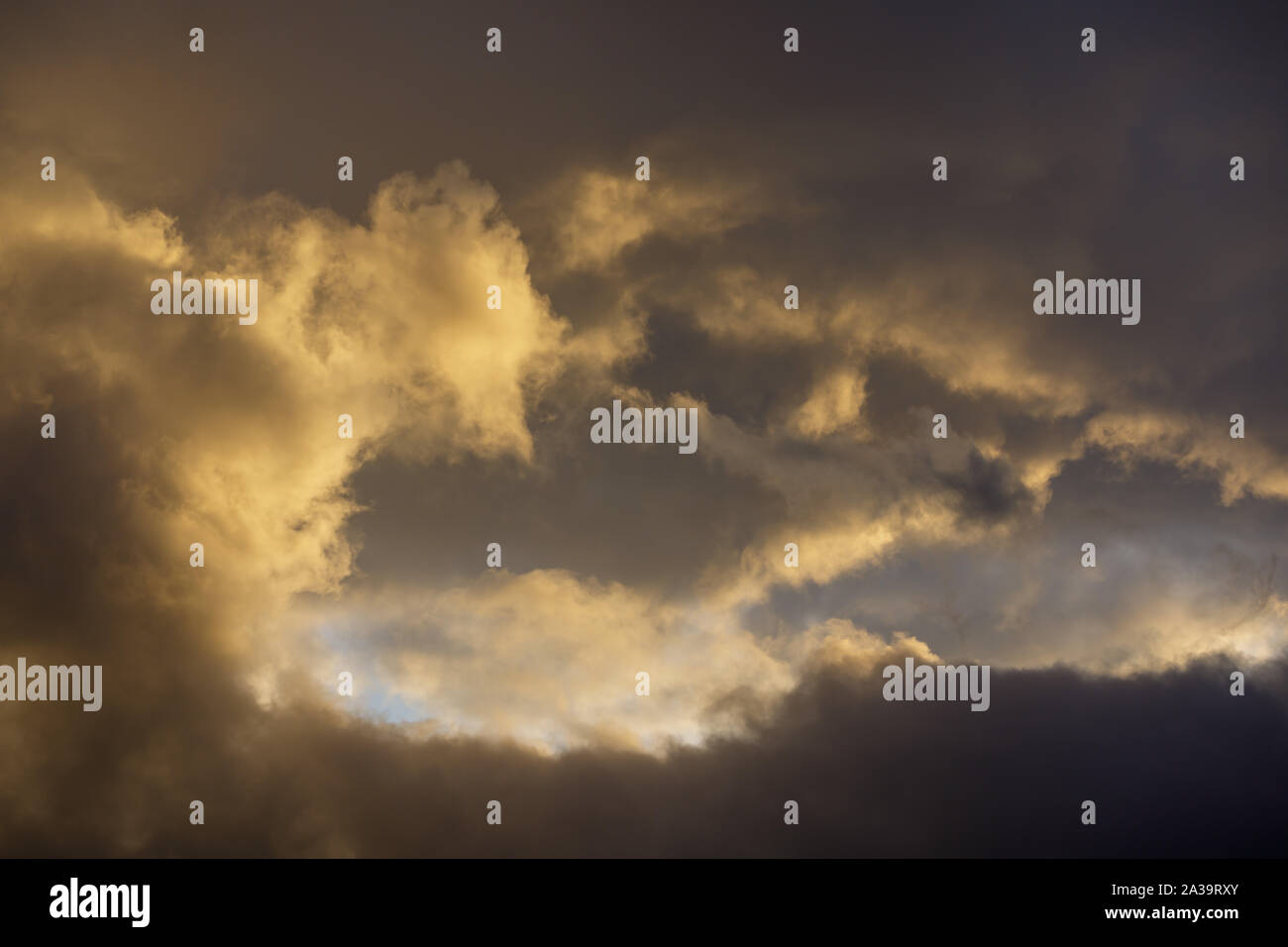 Spektakuläre Gewitterwolken in der Mohawk Valley des Staates New York, USA. Stockfoto