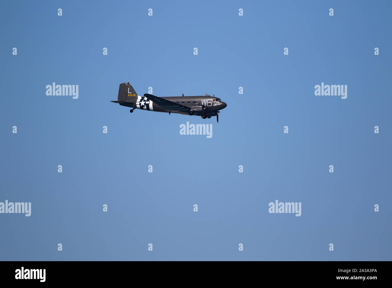 Huntington Beach, Kalifornien, USA. Lyon Air Museum C-47 Dakota, vor Kurzem getauft "Willa Dean" an der Stockfoto
