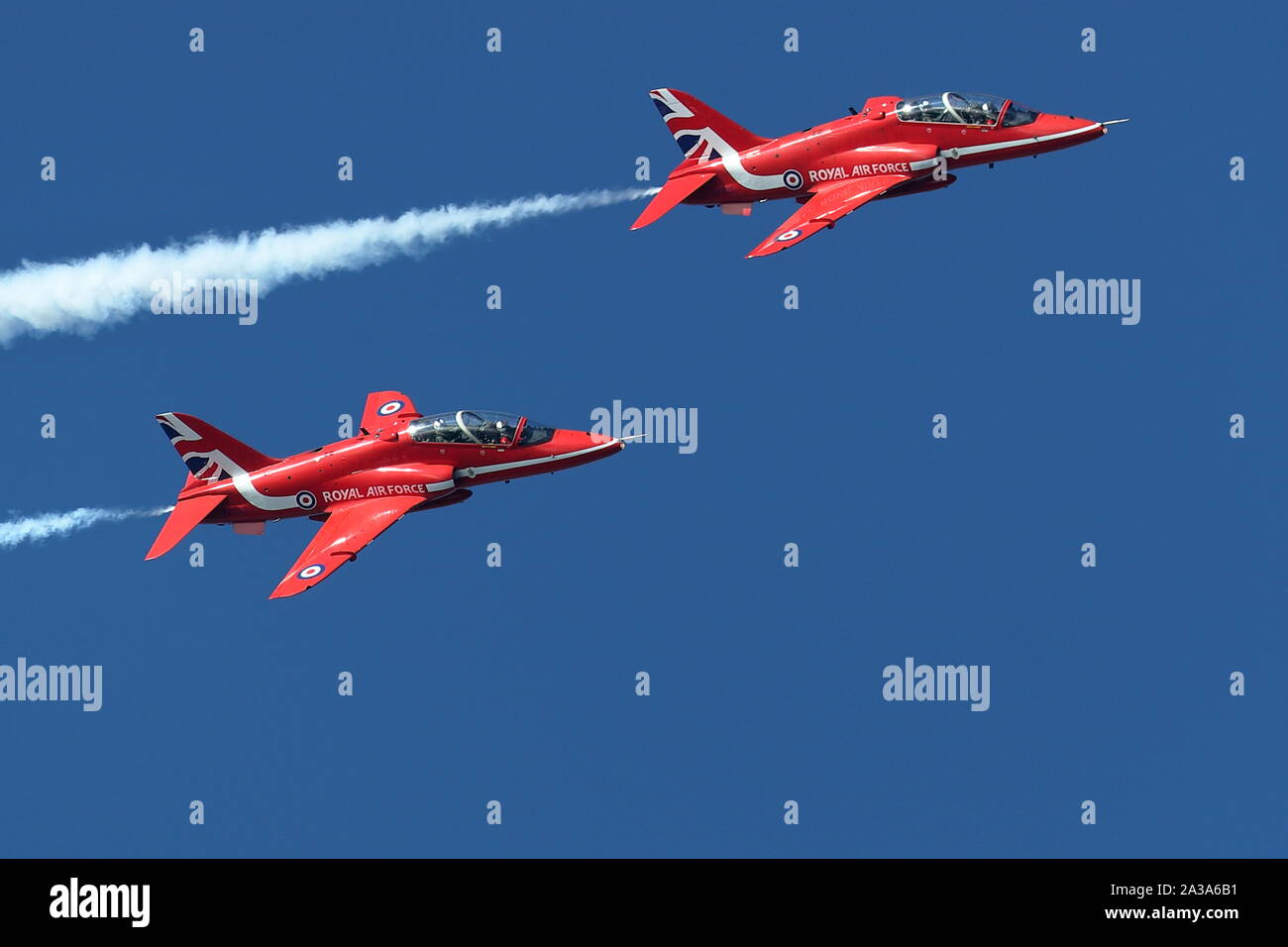Die Royal Air Force Aerobatic Team, die roten Pfeile auf der großen pazifischen Airshow in Huntington Beach, Kalifornien am 4. Oktober, 2019 Stockfoto