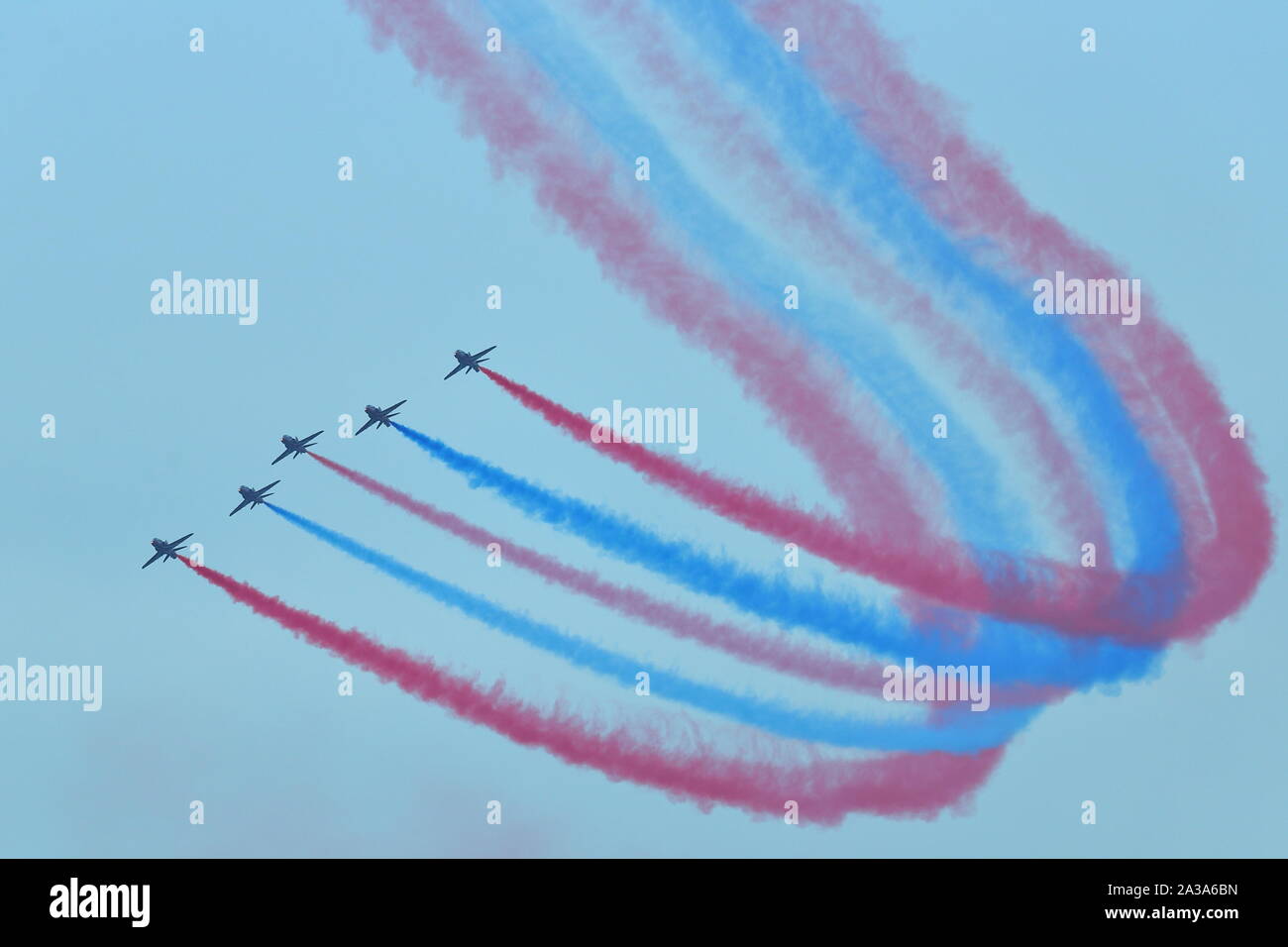 Die Royal Air Force Aerobatic Team, die roten Pfeile auf der großen pazifischen Airshow in Huntington Beach, Kalifornien am 4. Oktober, 2019 Stockfoto