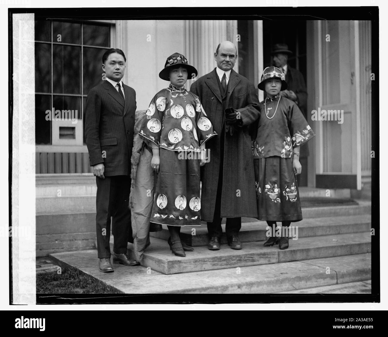 Sen Harris & chinesische Gruppe, 12/22/23 Stockfoto