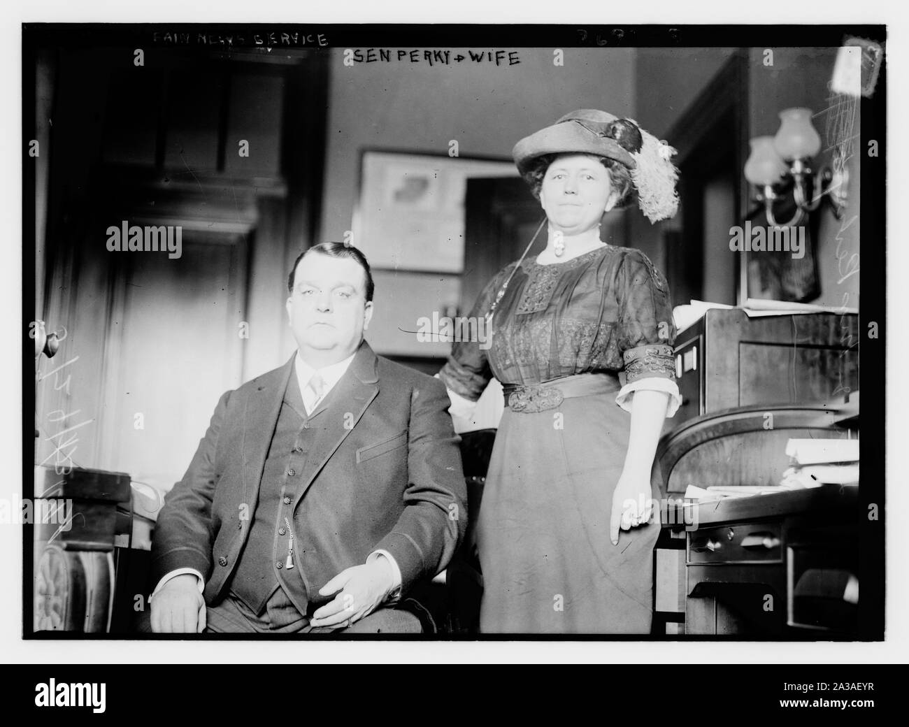 Senator Perky & Frau Stockfoto