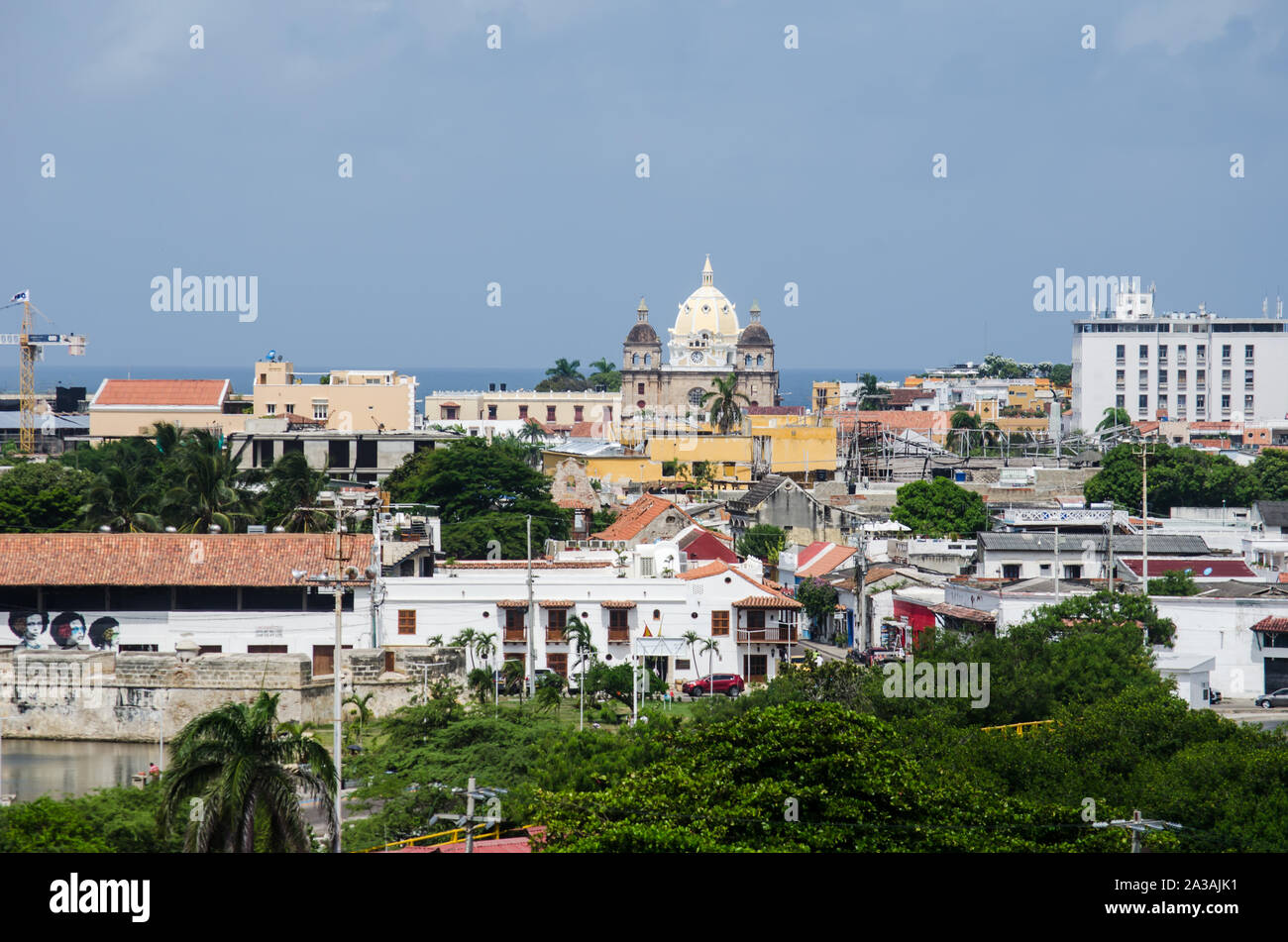 Stadtmauer von Cartagena wie oben von San Felipe de Barajas Schloss gesehen Stockfoto