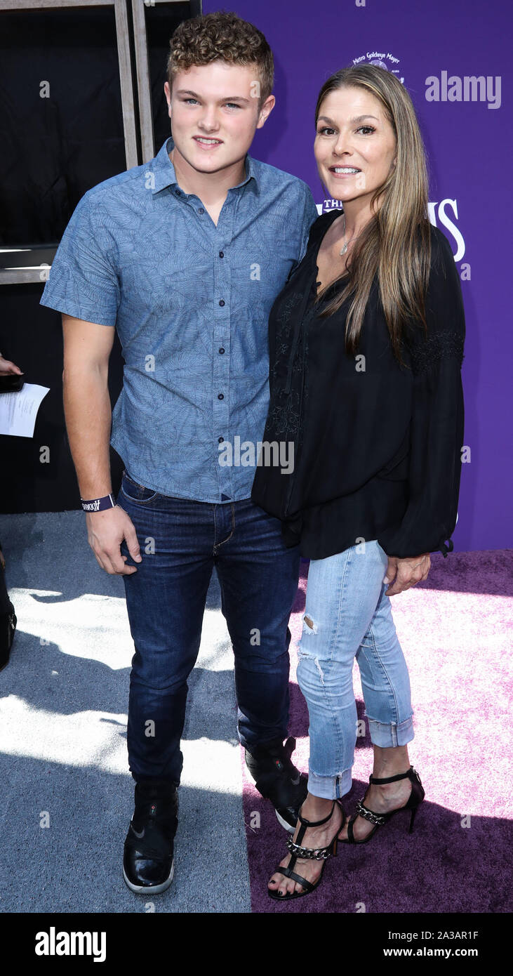 In Century City, LOS ANGELES, Kalifornien, USA - Oktober 06: David Vincent Turco und Paige Turco bei der Weltpremiere von MGM's "Die Addams Family" an der Westfield Century City AMC am 6. Oktober 2019 in Century City, Los Angeles, Kalifornien, USA. (Foto von Xavier Collin/Image Press Agency) Stockfoto