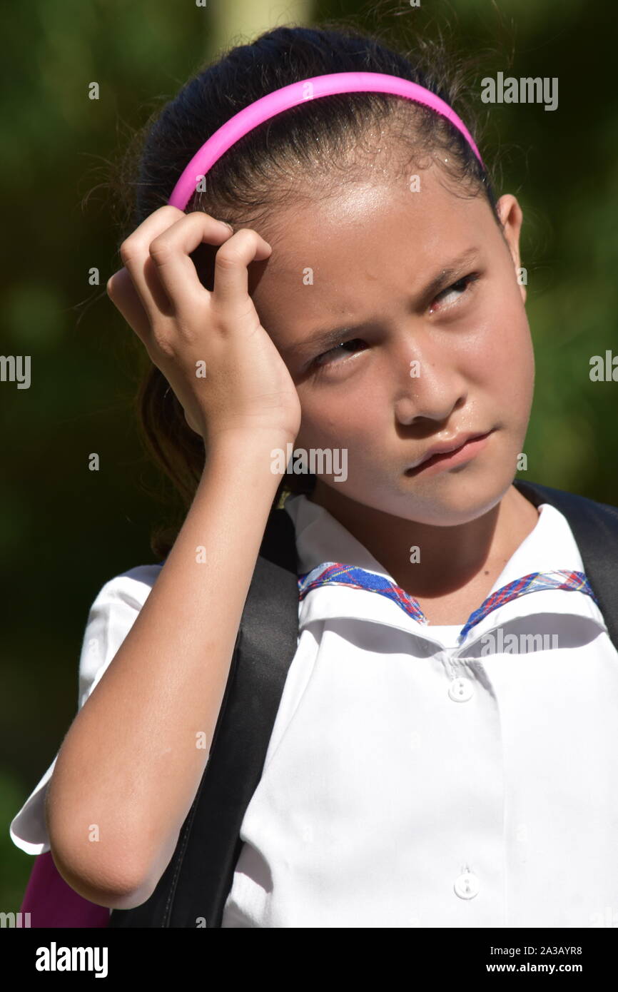 Eine Studentin Fragen mit Notebooks Stockfoto