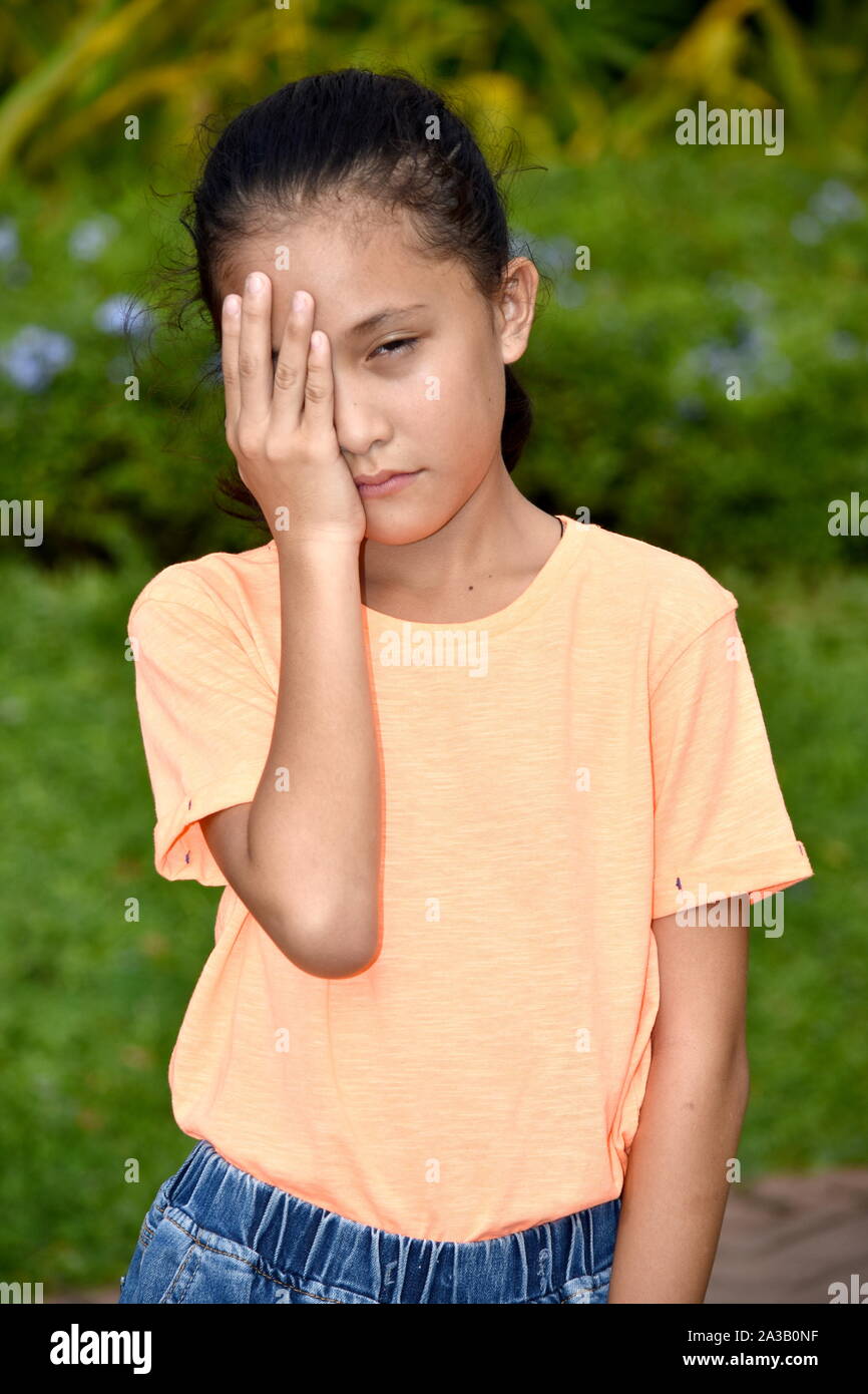Eine junge Diverse Kinder und Trauer Stockfoto
