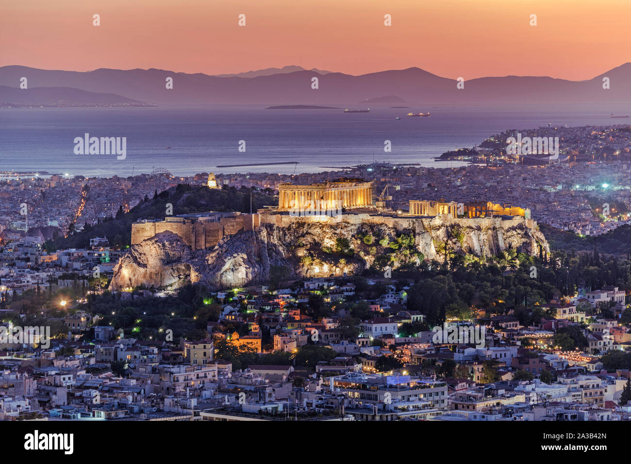 Stadtbild von Athen in der Dämmerung Stockfoto