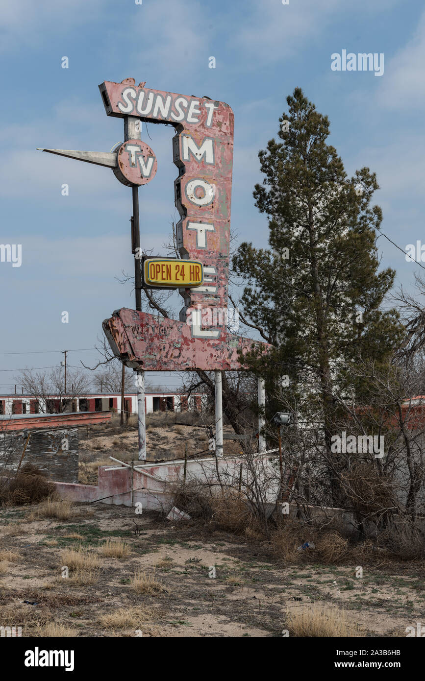Zeichen für einen verlassenen Motel in Monahans, südwestlich von Odessa in Ward County, Texas Stockfoto