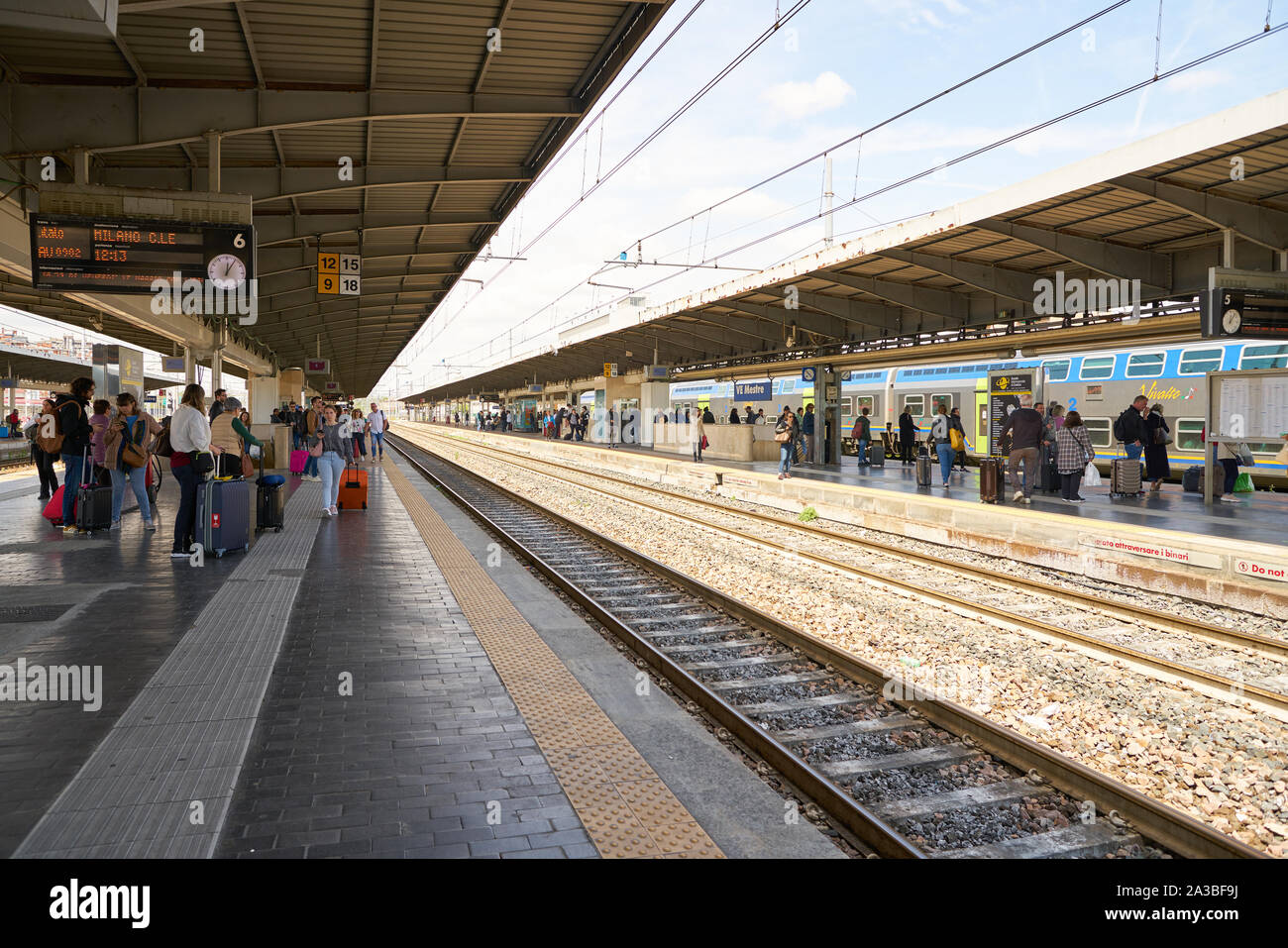 Venedig, Italien - ca. Mai 2019: Blick auf den Bahnhof in Venedig Stockfoto