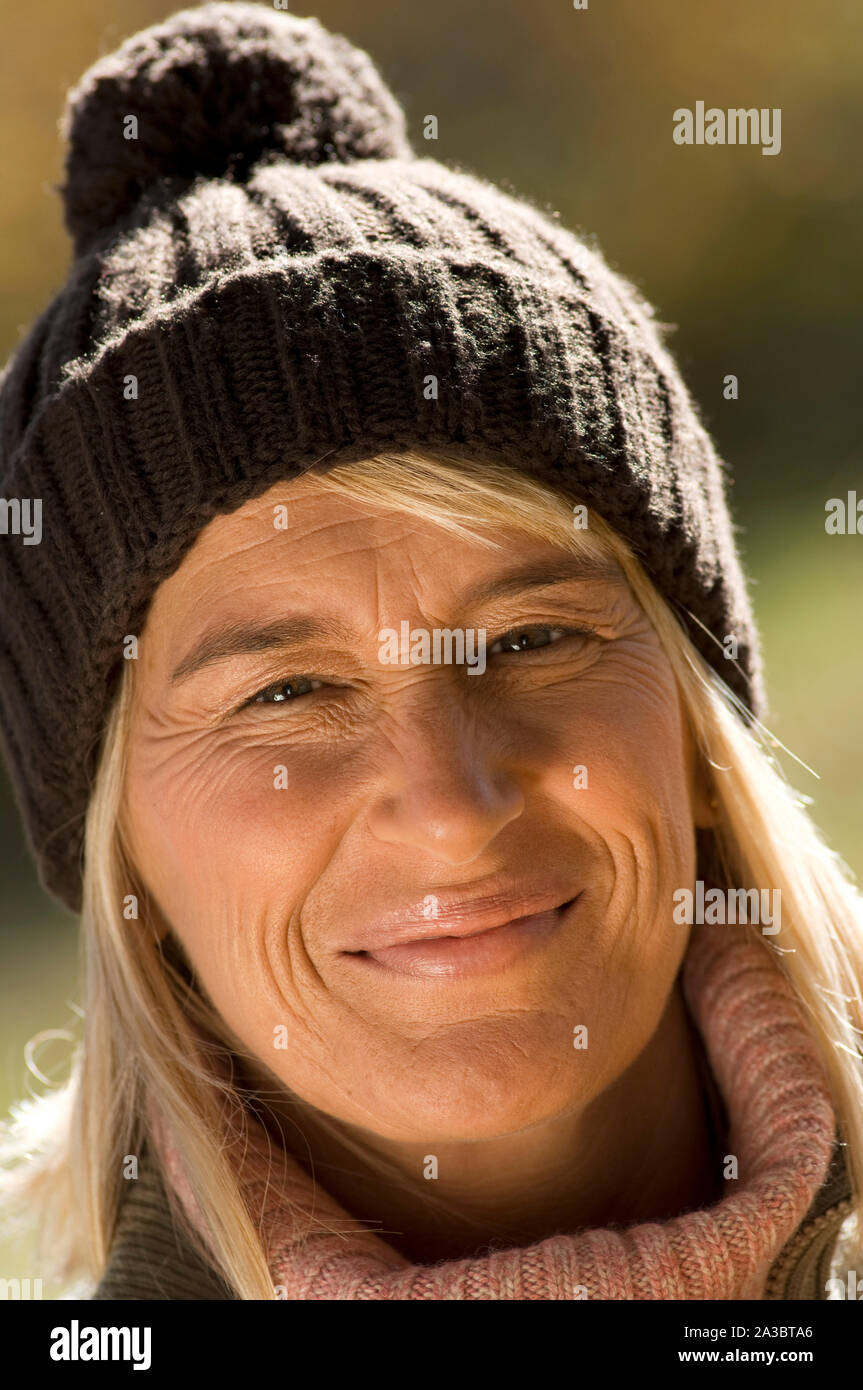 Frau mit Hut Stockfoto