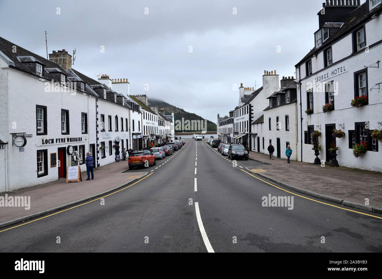 Die High Street in Inveraray am Loch Fyne in Schottland Stockfoto