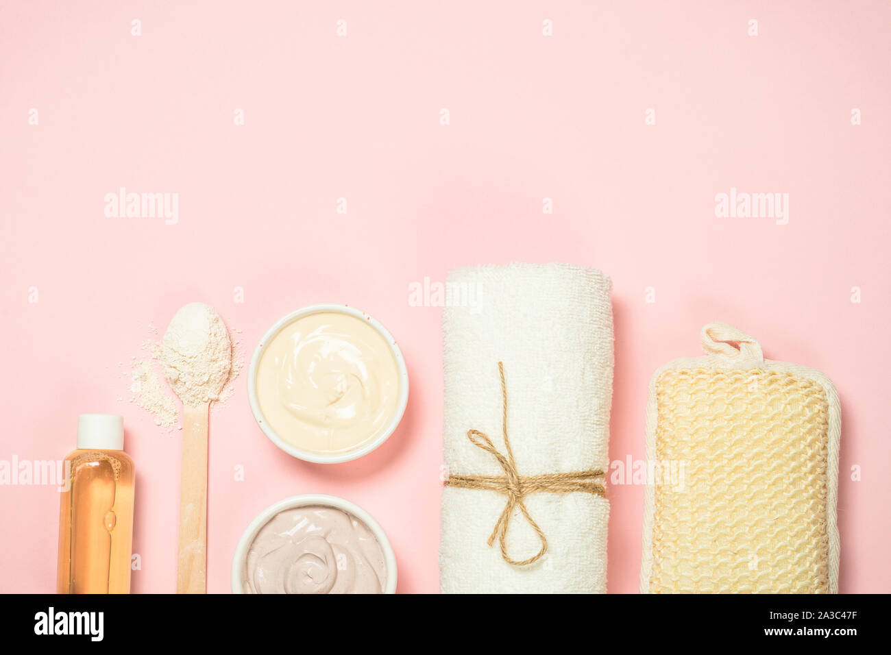 Spa Hintergrund auf Rosa bakground, flach. Stockfoto
