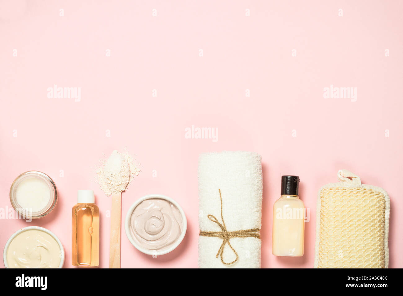 Spa Hintergrund auf Rosa bakground, flach. Stockfoto