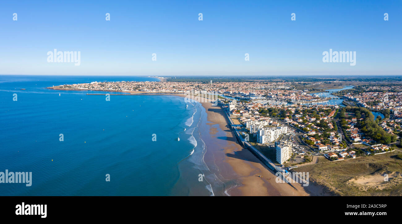 Frankreich, Vendee, Saint Gilles Croix de Vie, Badeort und La Vie River (Luftbild) // Frankreich, Vendée (85), Saint-Gilles-Croix-de-Vie, Station ba Stockfoto