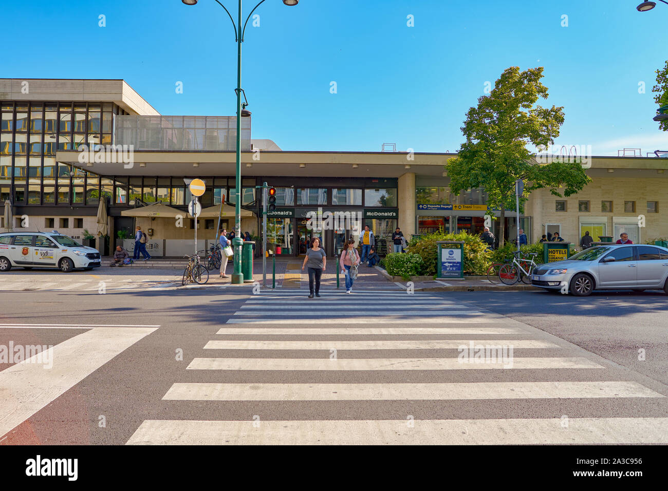 Venedig, Italien - ca. Mai, 2019: Blick von Venezia Mestre Bahnhof in Venedig. Stockfoto