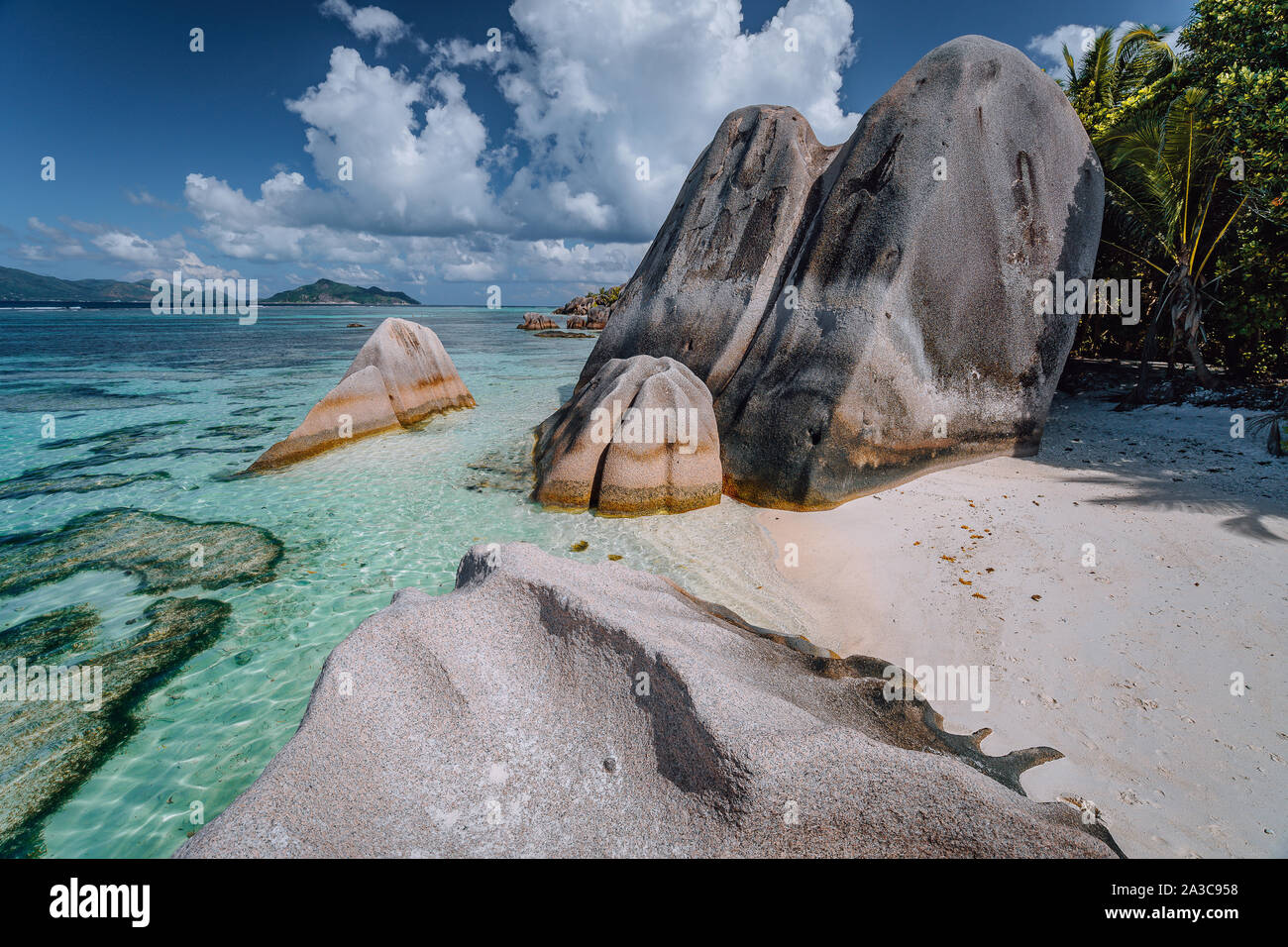 Berühmten Anse Source D'Argent. Exotischen tropischen Paradies Strand auf Insel La Digue, Seychellen. Riesigen Granitfelsen und Blue Lagoon Stockfoto