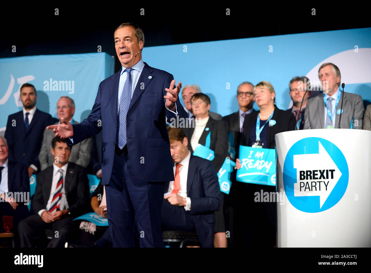 Nigel Farage, MDEP, Gruppenleiter, in einer Rede auf der Kundgebung an der Brexit Partei das Kent Event Center in Ihrem ehemaligen parlamentarischen Wahlkreis von Maidstone, Kent, Stockfoto