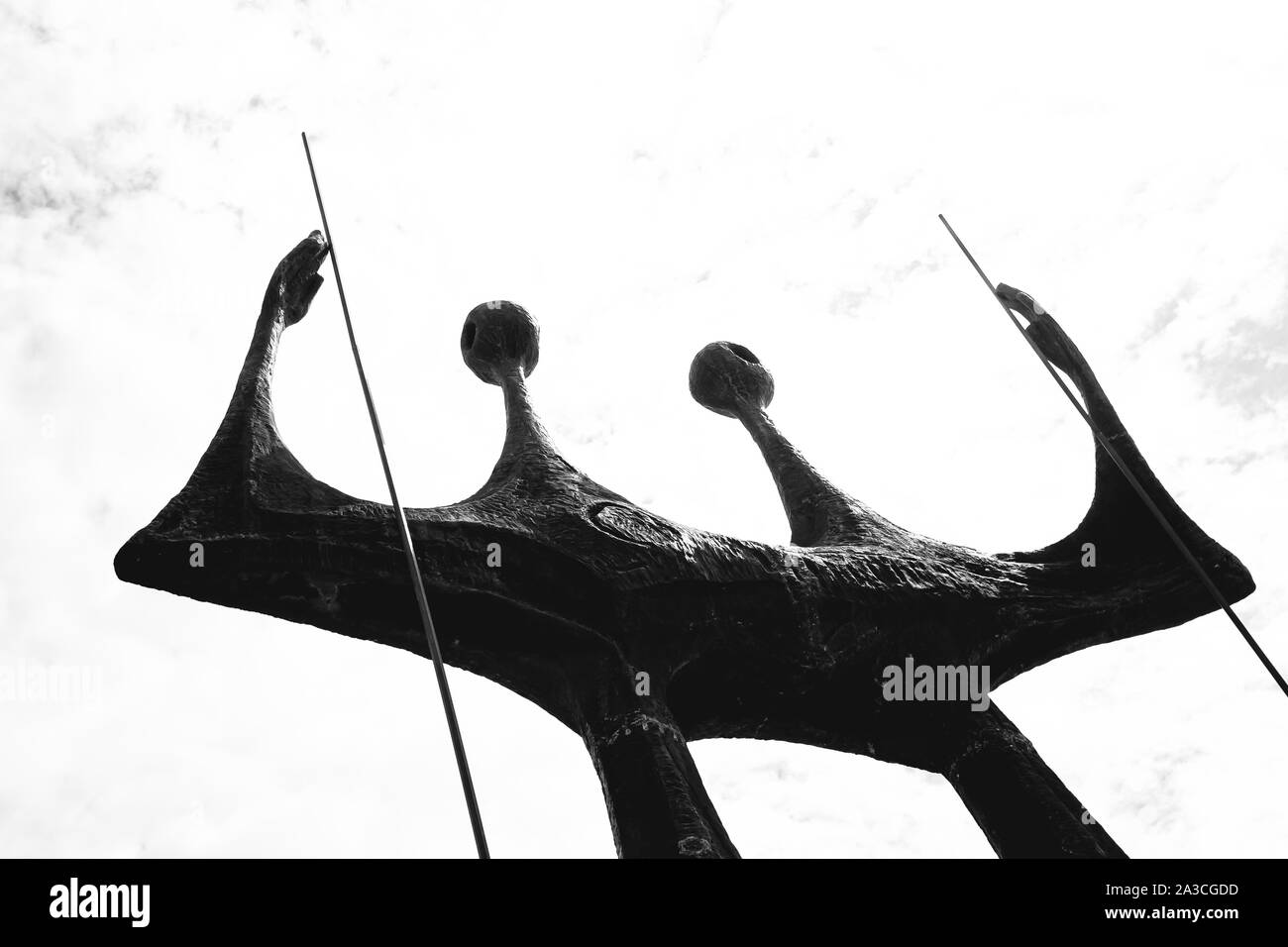 Foto der Skulptur 'Os Candangos' oder 'Dois Guerreiros" auf dem Platz der drei Mächte in der Stadt Brasilia entfernt. Stockfoto