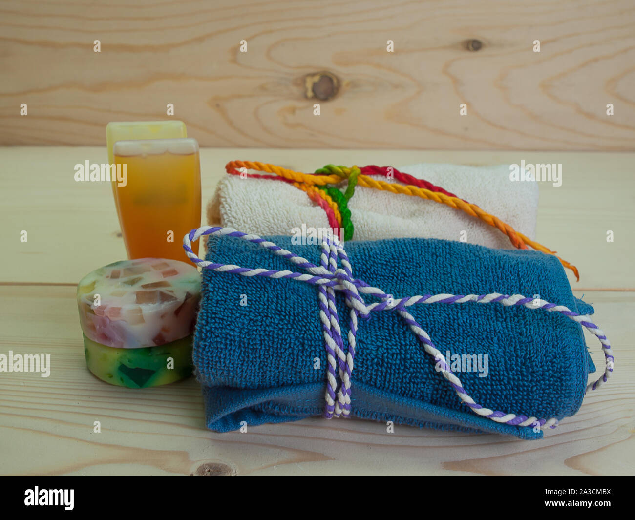 Weiche und frische Handtücher und Beauty Spa. Stockfoto