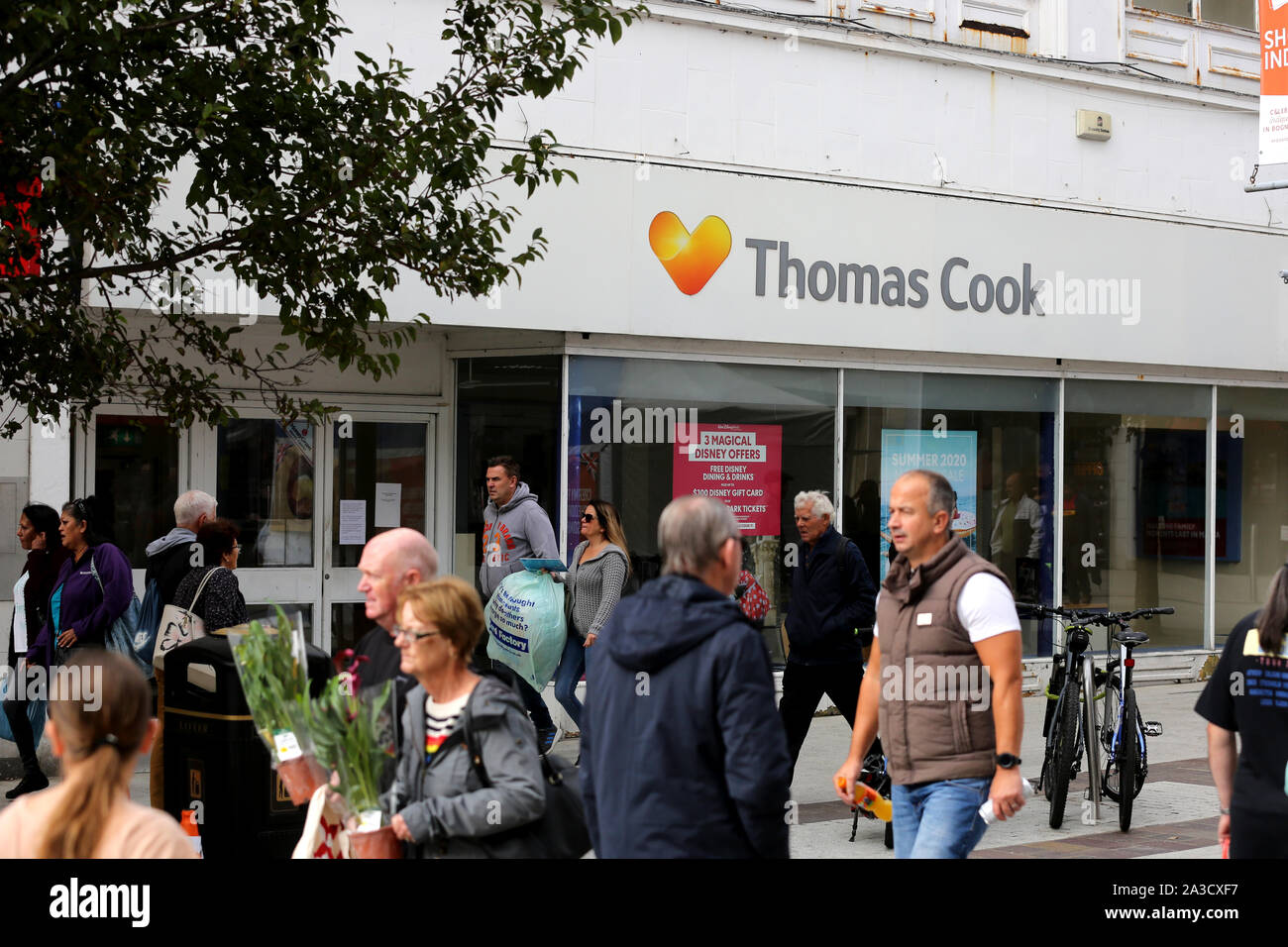 Allgemeine Ansicht von Thomas Cook, jetzt geschlossen, auf Bognor Regis High Street, West Sussex, UK. Stockfoto