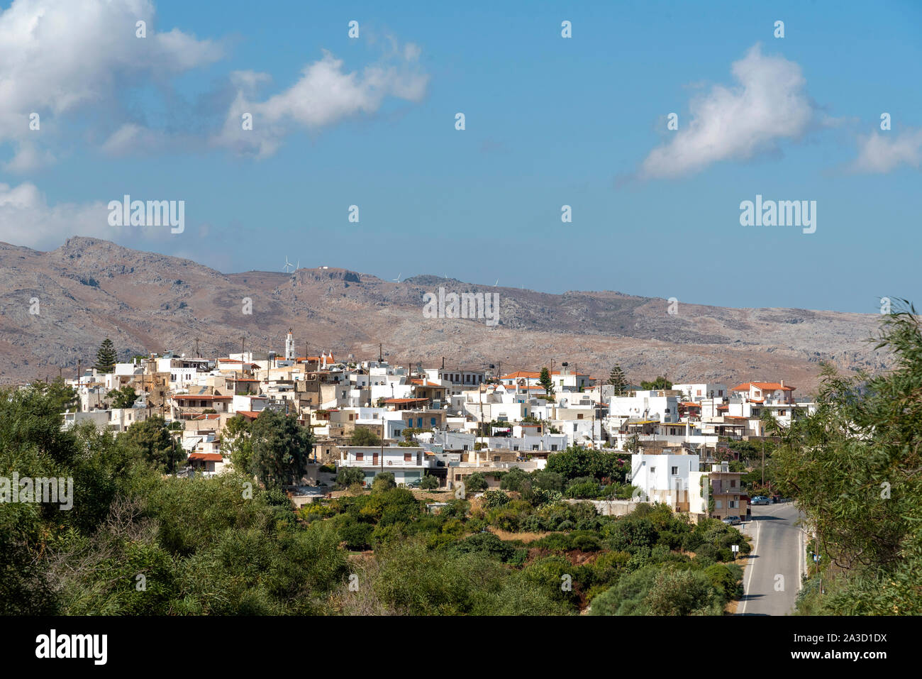 Lithines, Kreta, Griechenland. September 2019. Aus dem Süden der alten Berg Dorf Lithines zwischen der nördlichen Stadt Sitzen gelegen angesehen Stockfoto