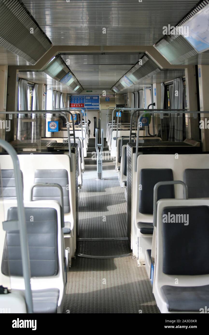 Tren de la Costa. Ein Trainer der Light Rail Linie Tren de la Costa. Stockfoto