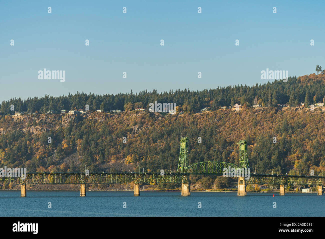 Sonnenuntergang Blick auf die Hood River Brücke über den Columbia River, in der Nähe von Hood River, Oregon Stockfoto