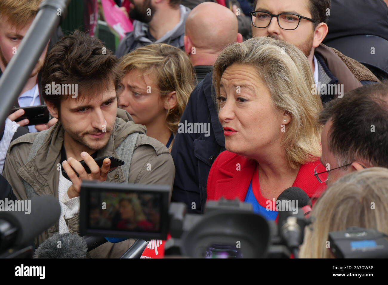 Ludovine de la Rochère, Präsident der Manif pour Tous, sorgt sich Anti-PMA Demonstration in Paris, Frankreich Stockfoto