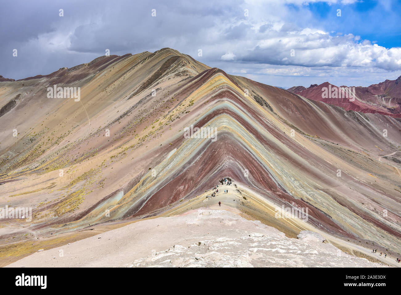 Die natürlichen Farben des Regenbogens Vinicuna 'Berg'. Cordillera Vilcanota, Cusco, Peru Stockfoto