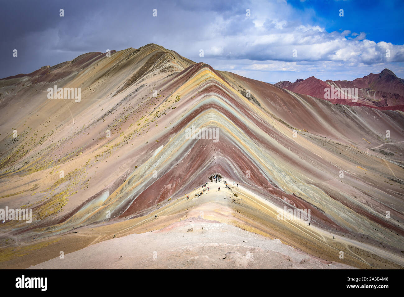 Die natürlichen Farben des Regenbogens Vinicuna 'Berg'. Cordillera Vilcanota, Cusco, Peru Stockfoto