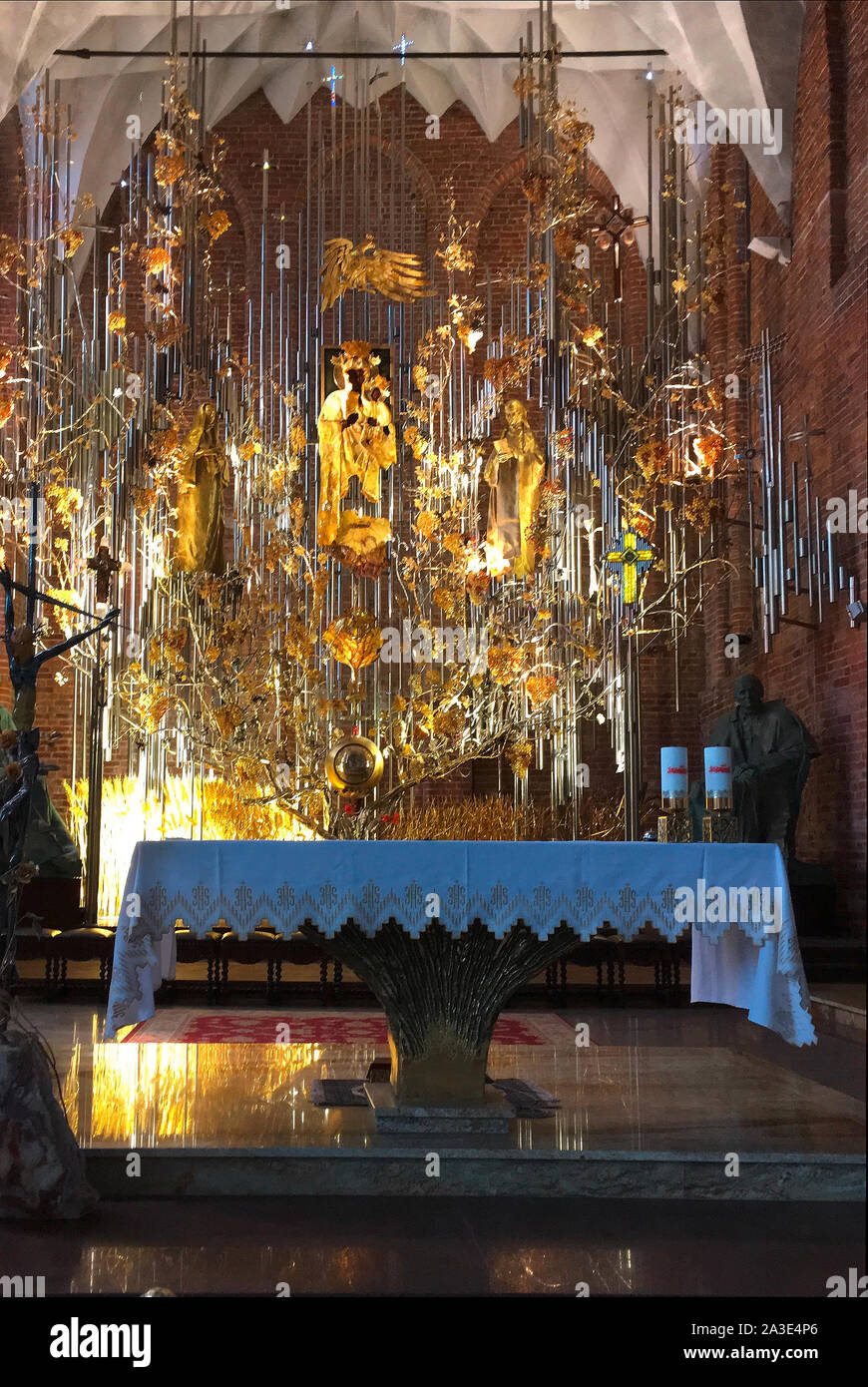Danzig, Pommern, Polen - 19. Juni 2019: Bernstein Altar in der Kirche der hl. Birgitta ist von Danzig - Polen. Stockfoto