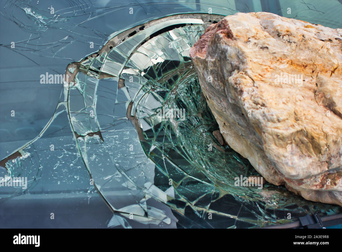 Steinschlag, eye-catcher ein Auto Windschutzscheibe Reparatur Shop. Stockfoto