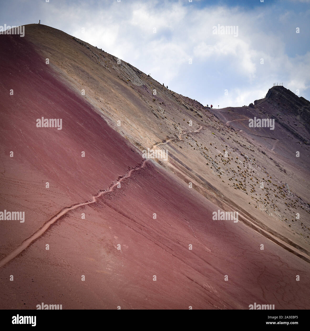 Bunte Felsformationen in den mineralreichen Berge von Roten Tal. Cordillera Vilcanota, Cusco, Peru Stockfoto