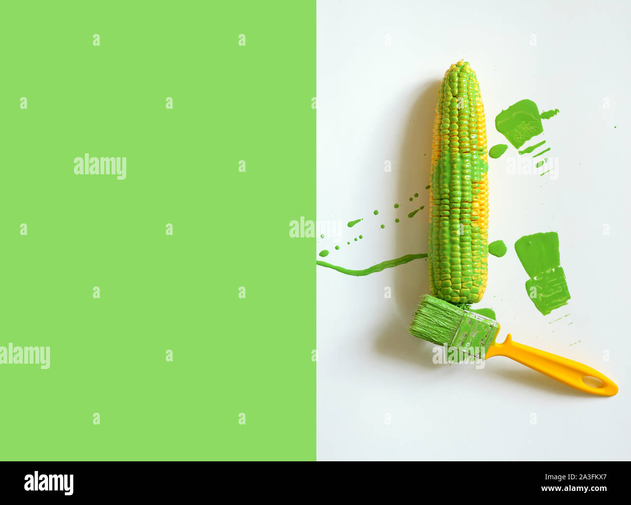 Mais ist mit Pinsel auf weißem Hintergrund gemalt. Idee essen Konzept Stockfoto