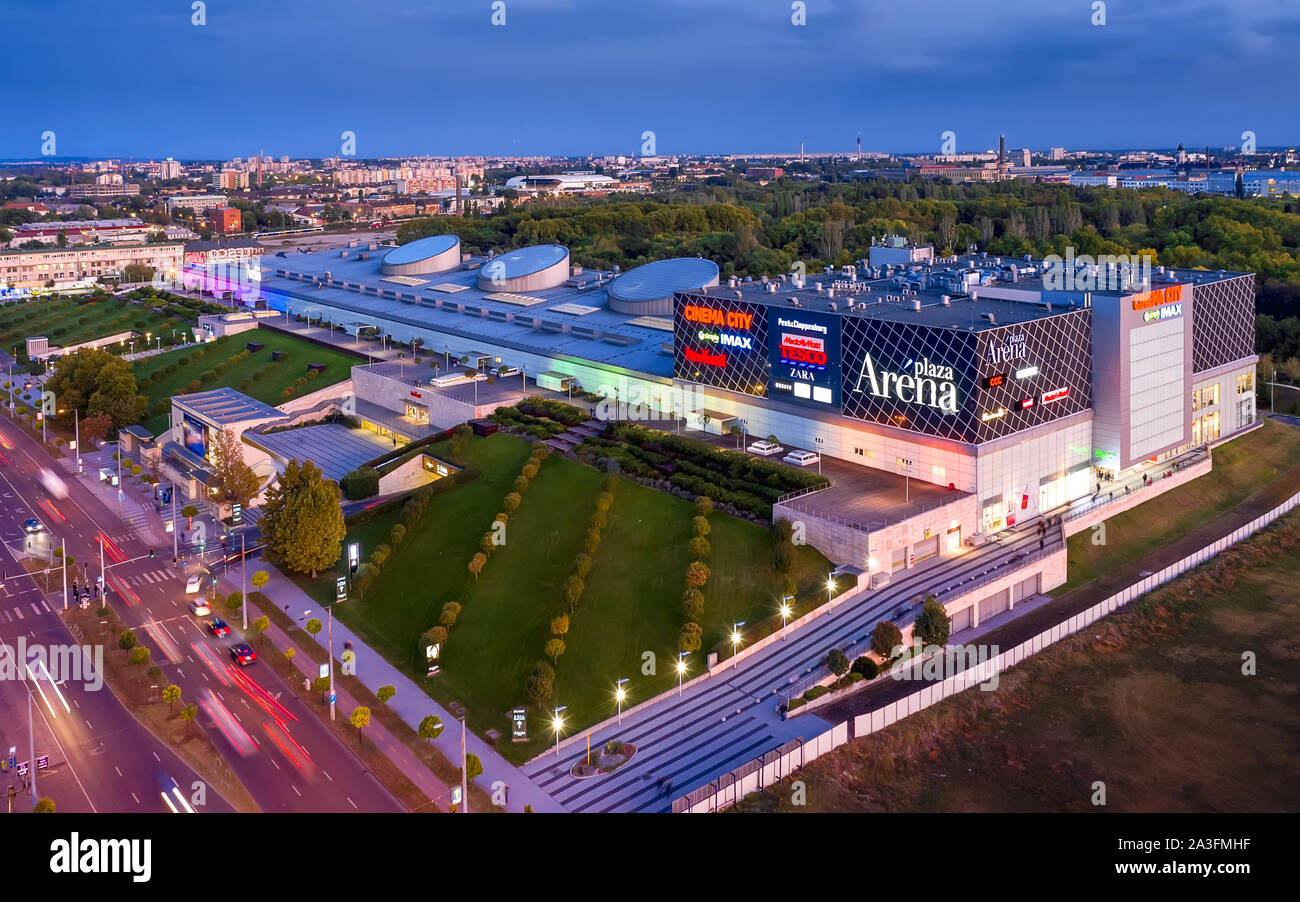 Die größte Shopping Plaza in Budapest. Inklusive Film, Bars, Restaurants und vielen Geschäften. Stockfoto