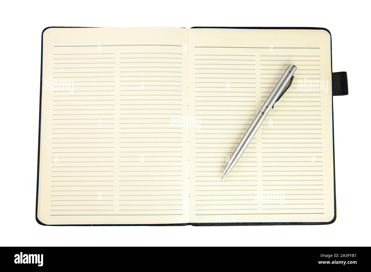 Agenda mit leeren Seiten und ein metallkugelschreiber Öffnen. Buchen Sie Mockup, Tagebuch, Hinweis, Tagebuch. Seiten ausgeschlossen. Stockfoto